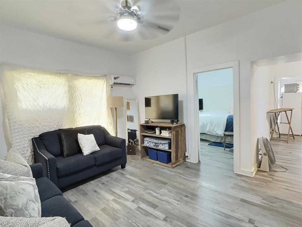 JULIAN HERNANDEZ - Residential