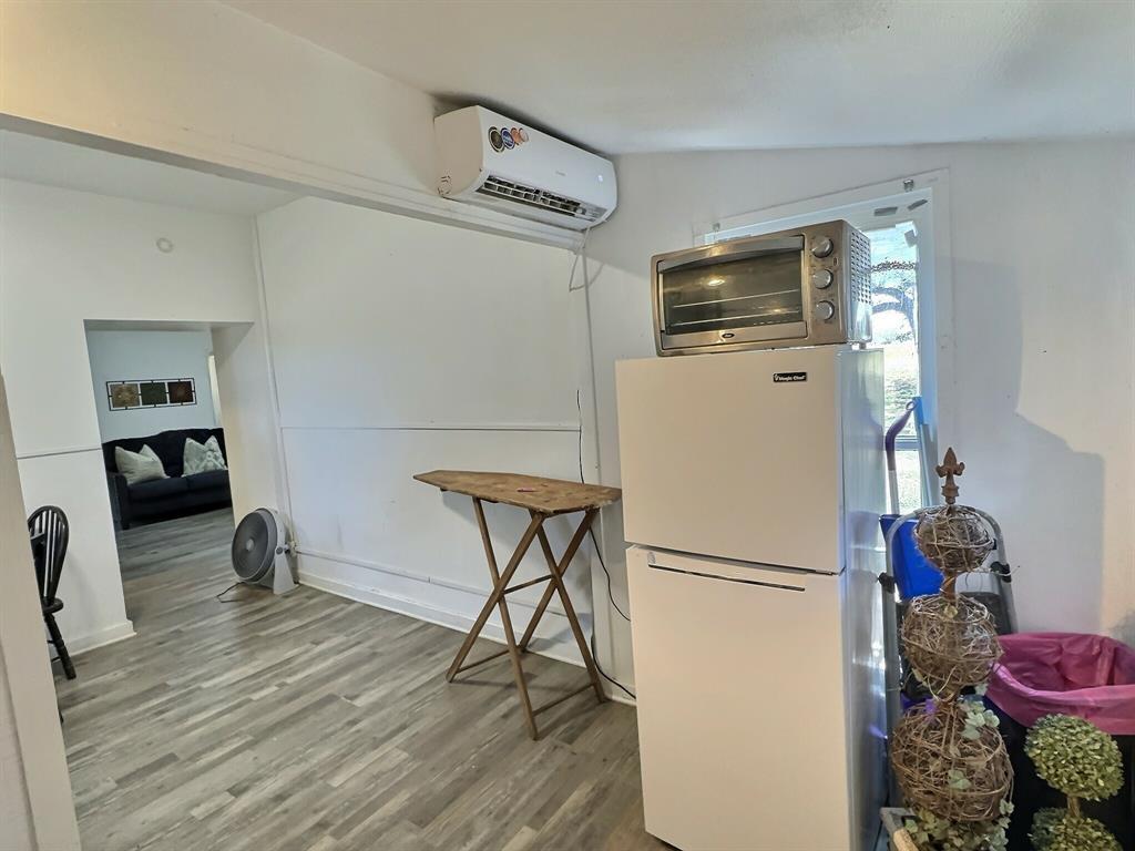 JULIAN HERNANDEZ - Residential