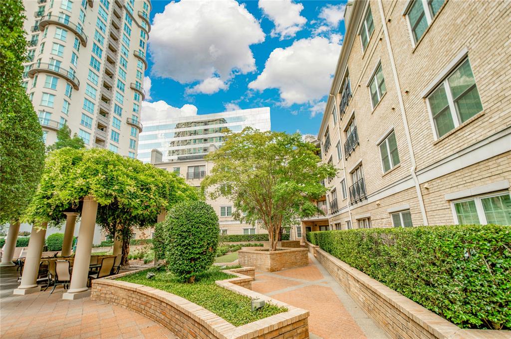 Wyndemere Condo - Residential