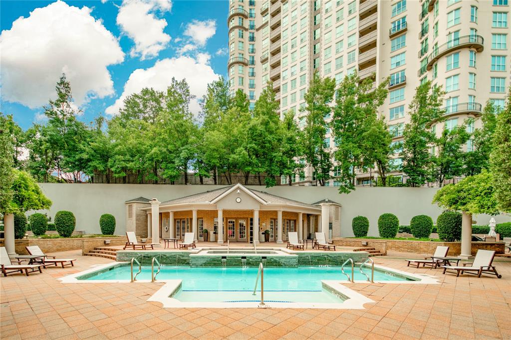 Wyndemere Condo - Residential