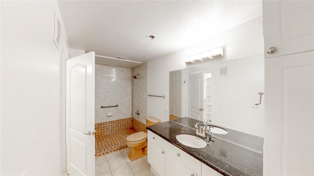 Wyndemere Condo - Residential