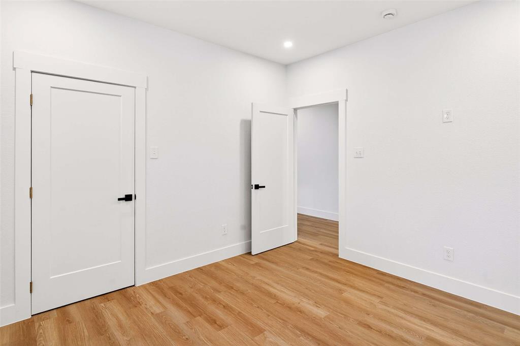 Dallas Land & Loan 02 - Residential Income