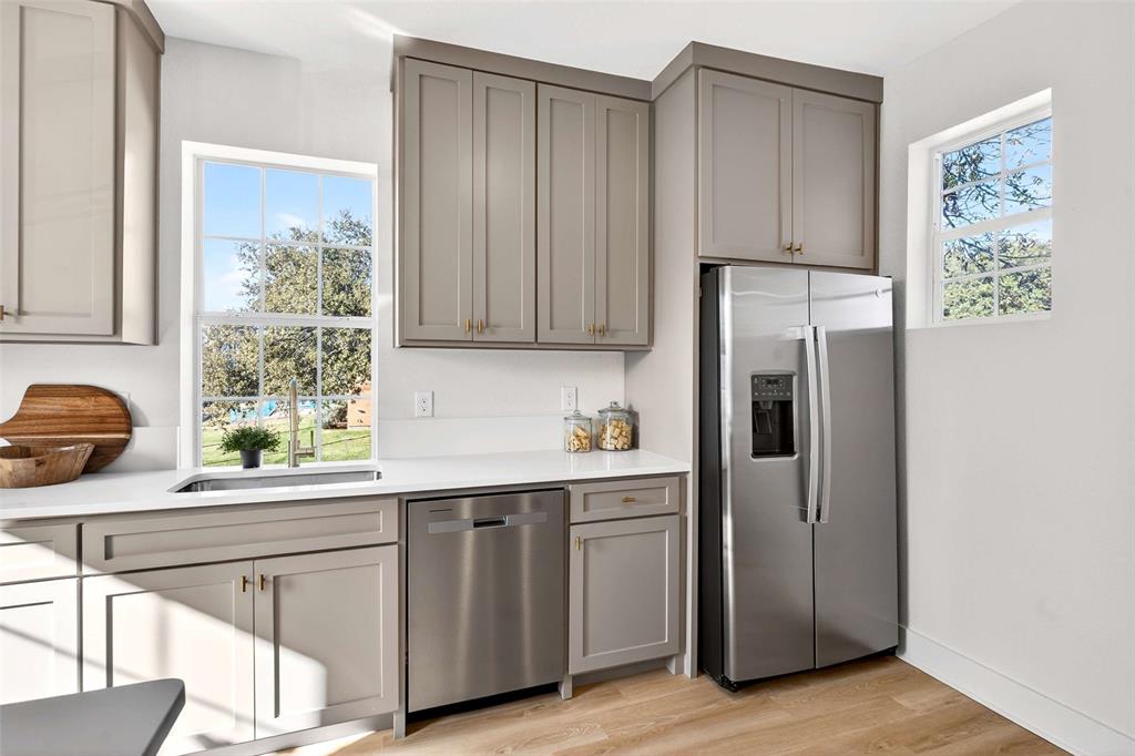 Dallas Land & Loan 02 - Residential Income