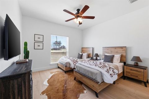 Tiny photo for 570 S Point Court, Aledo, TX 76008 (MLS # 21191298)