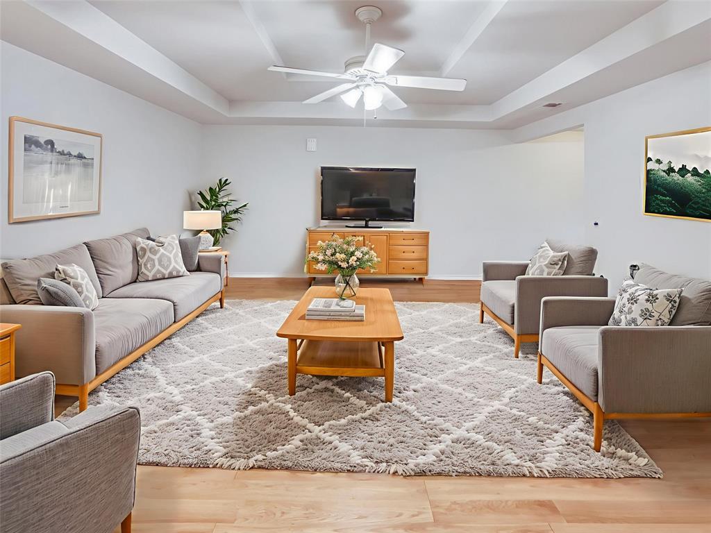 116 Creekview Drive W