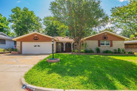 Photo of 5016 Wyoming Trail, North Richland Hills, TX 76180 (MLS # 21387618)