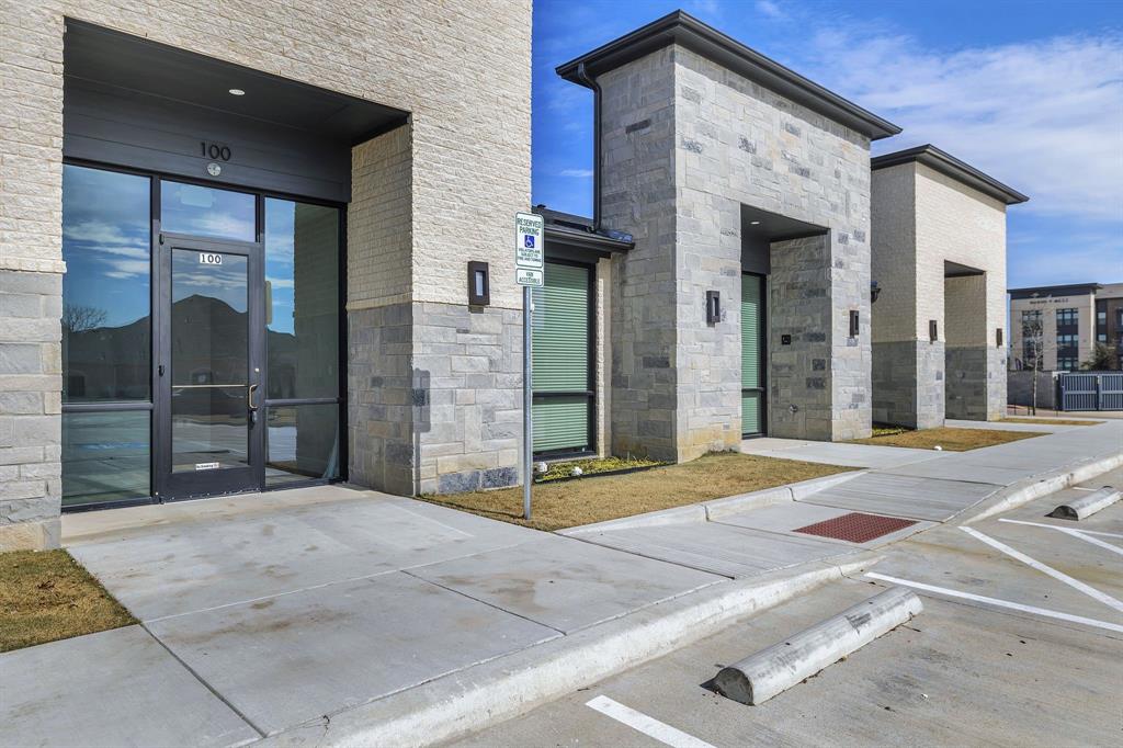 1701 Fountainview Drive