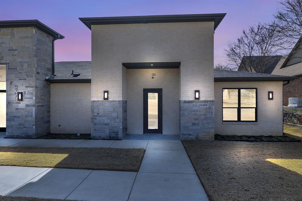 1701 Fountainview Drive