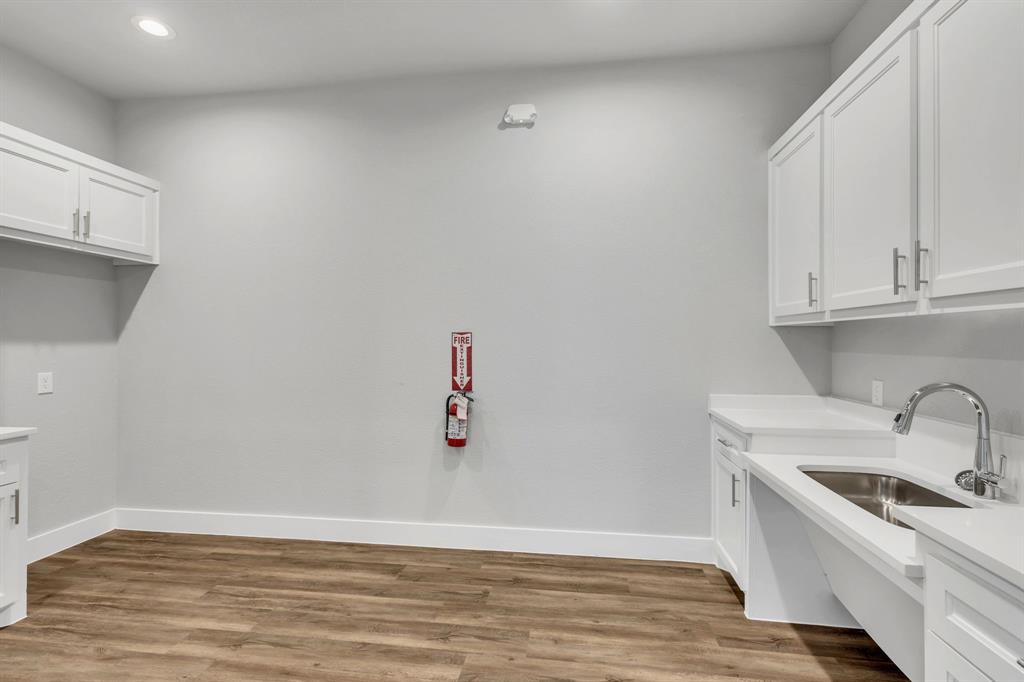 Fountainview Center - Commercial Sale