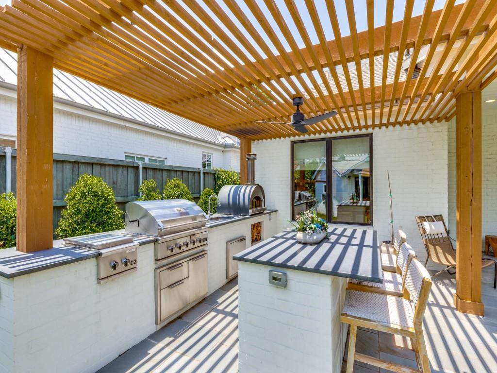 6818 Oriole Drive