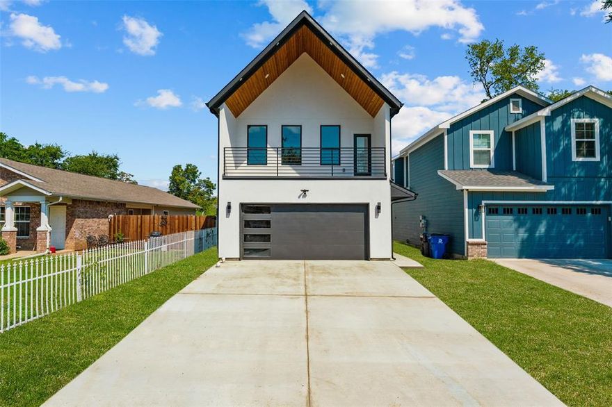 Modern 2-Story Home in Trinity Groves – Just 5 Minutes from Downtown

This stunning 2-story home offers over 2,000 square feet of thoughtfully designed living space, featuring 3 spacious bedrooms and beautifully appointed bathrooms with luxury tile finishes. The open kitchen format flows seamlessly into the living area, highlighted by an electric fireplace that creates a warm and inviting atmosphere.

Throughout the home, you’ll find luxury vinyl plank flooring for a sleek, modern look with lasting durability. Step upstairs to enjoy your own private patio, perfect for relaxing evenings or entertaining guests, while the private walkway entrance enhances both curb appeal and privacy.


Located in the vibrant Trinity Groves area, this home offers the perfect blend of modern living and city convenience—just 5 minutes from Downtown Dallas, with access to dining, entertainment, and major highways.

This is the ideal home for those seeking a luxury lifestyle in the heart of the city.