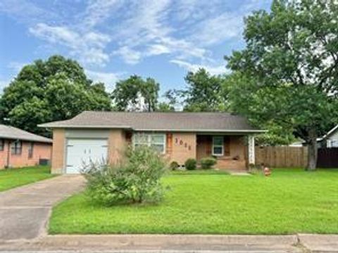 Photo of 1015 W Sycamore Street, Sherman, TX 75092 (MLS # 21156587)