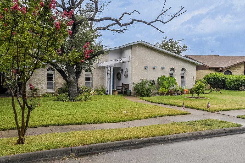 705 Bluebonnet Drive