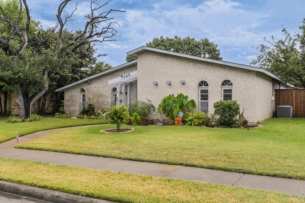 705 Bluebonnet Drive