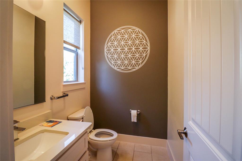 Flora Street Twnhms 01 - Residential Lease