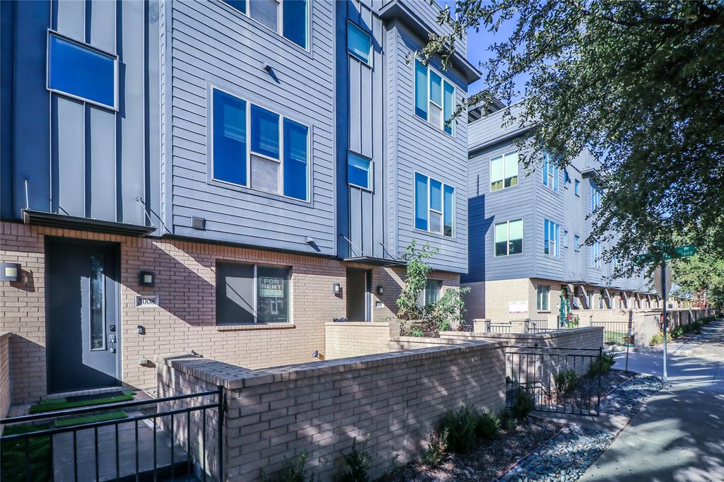 Flora Street Twnhms 01 - Residential Lease