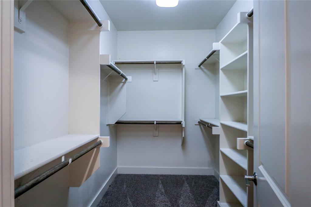 Flora Street Twnhms 01 - Residential Lease