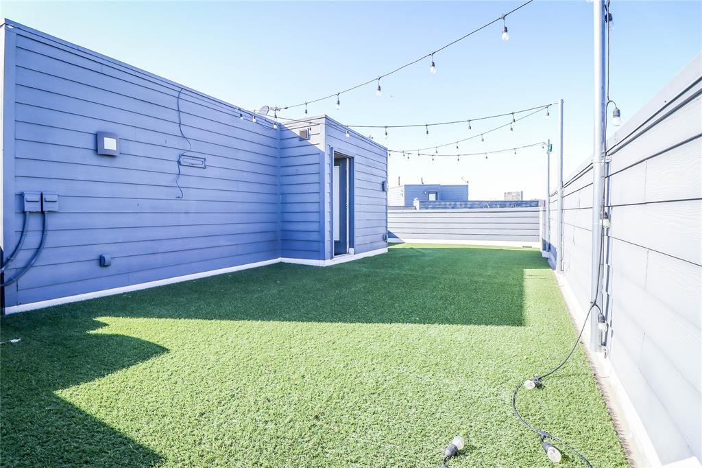 Flora Street Twnhms 01 - Residential Lease