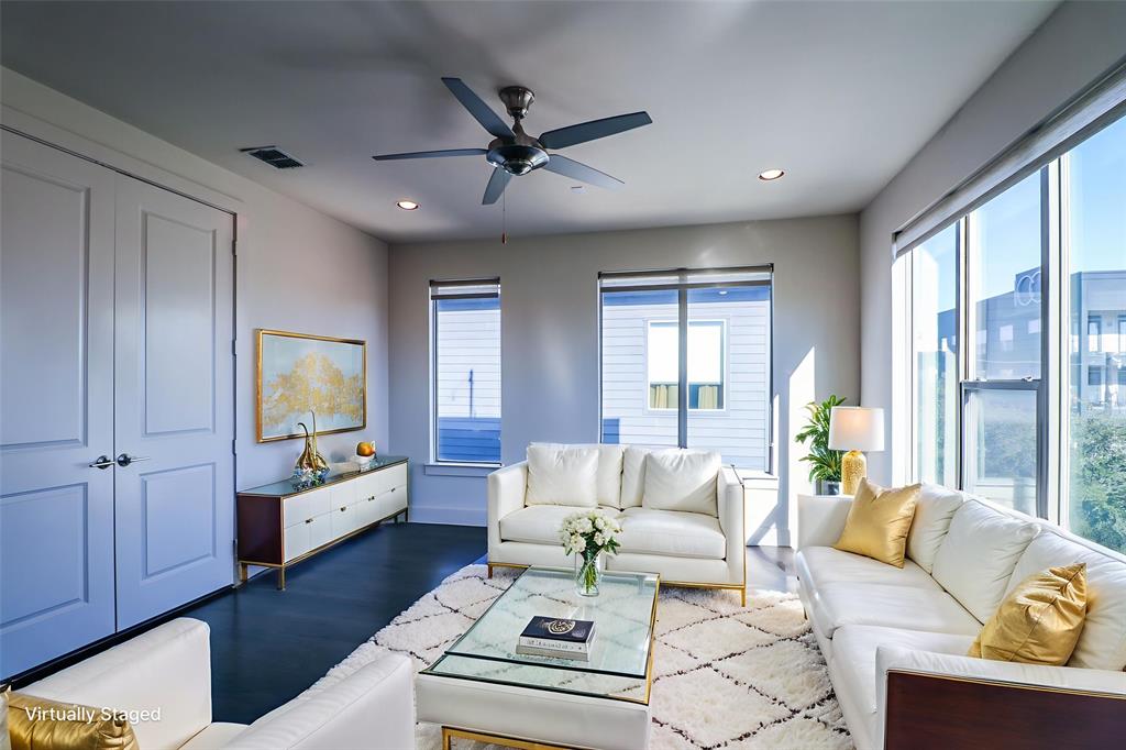 Flora Street Twnhms 01 - Residential Lease