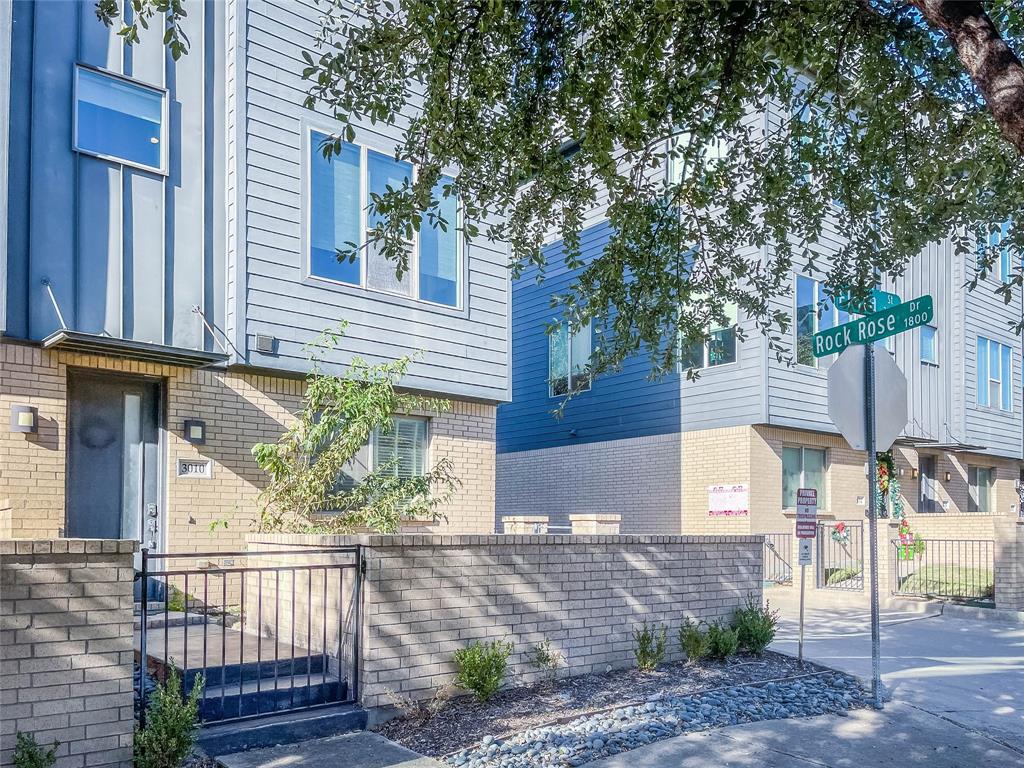 Flora Street Twnhms 01 - Residential Lease