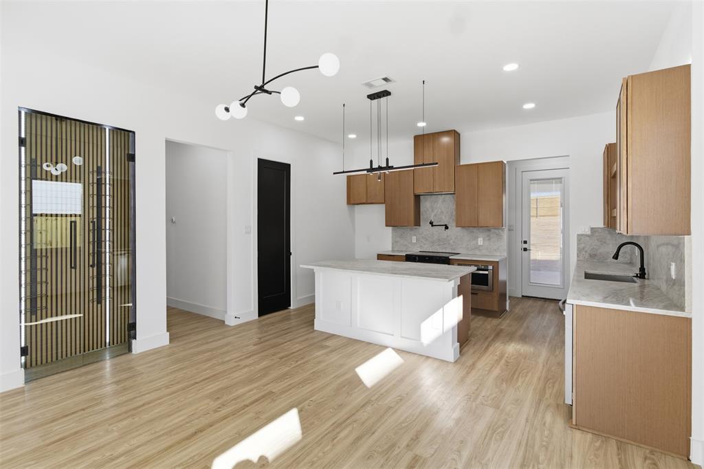 Carrie Gilroys - Residential