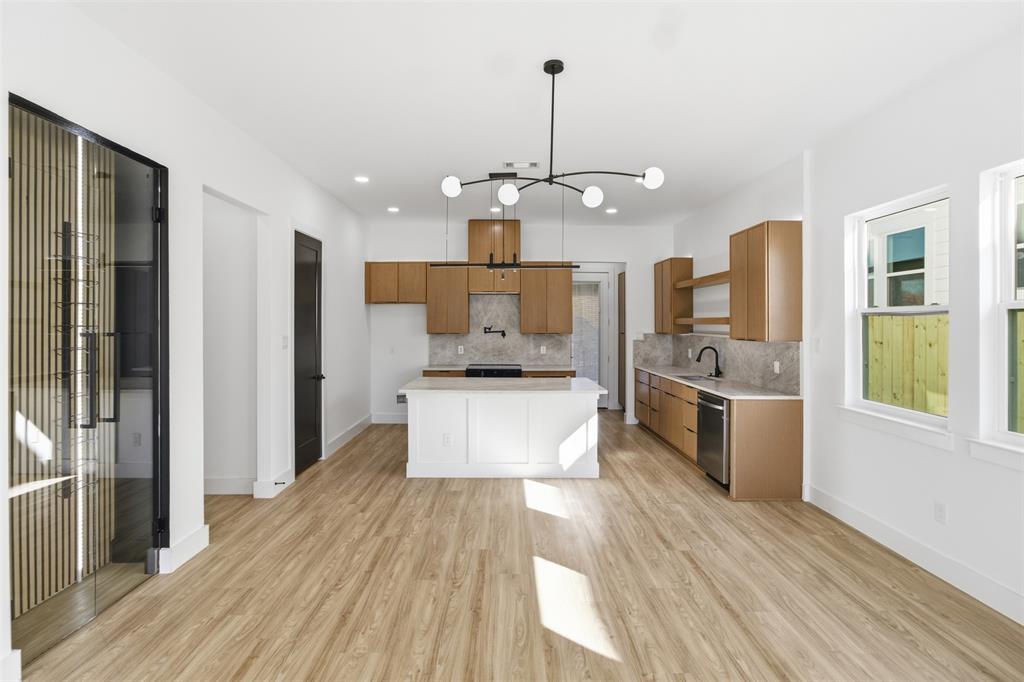 Carrie Gilroys - Residential