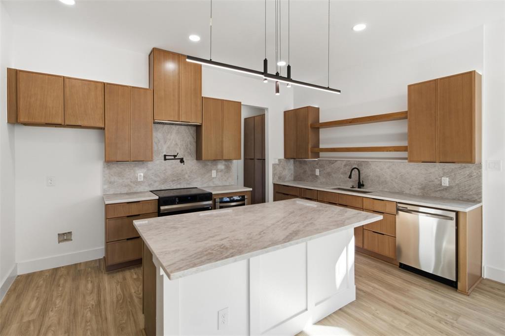 Carrie Gilroys - Residential