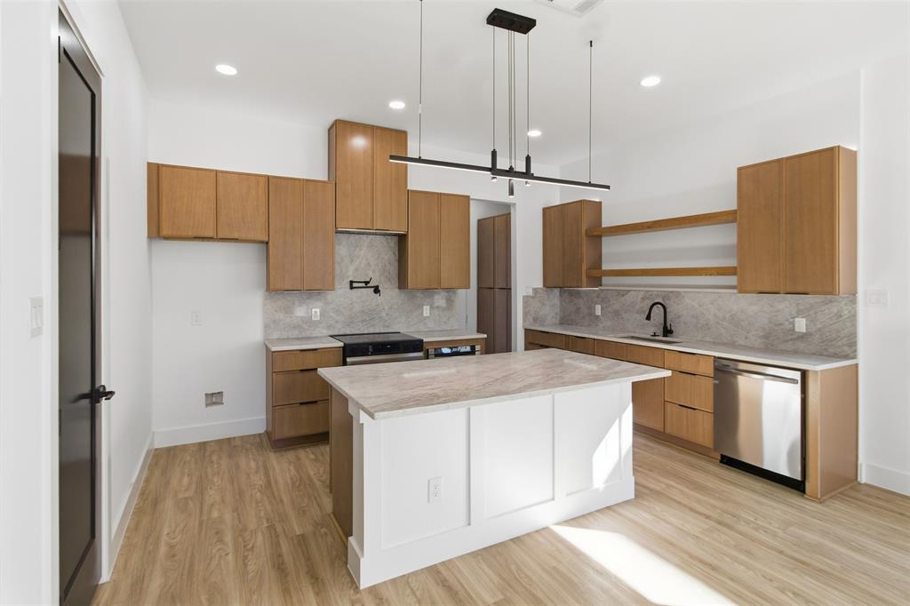 Carrie Gilroys - Residential