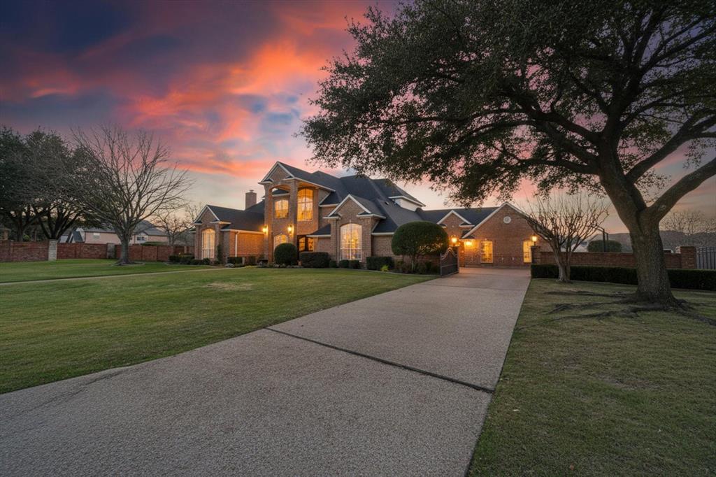 901 Walnut Falls Circle