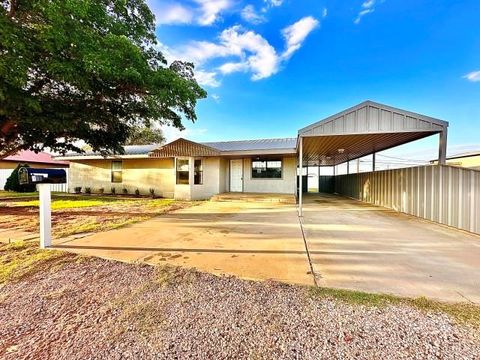 Photo of 601 Pittman Street, Seminole, TX 79360 (MLS # 21091690)