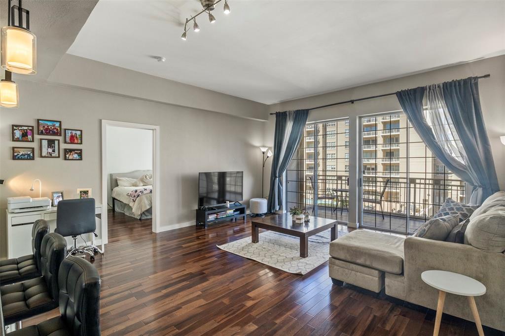 3225 Turtle Creek Boulevard 1007