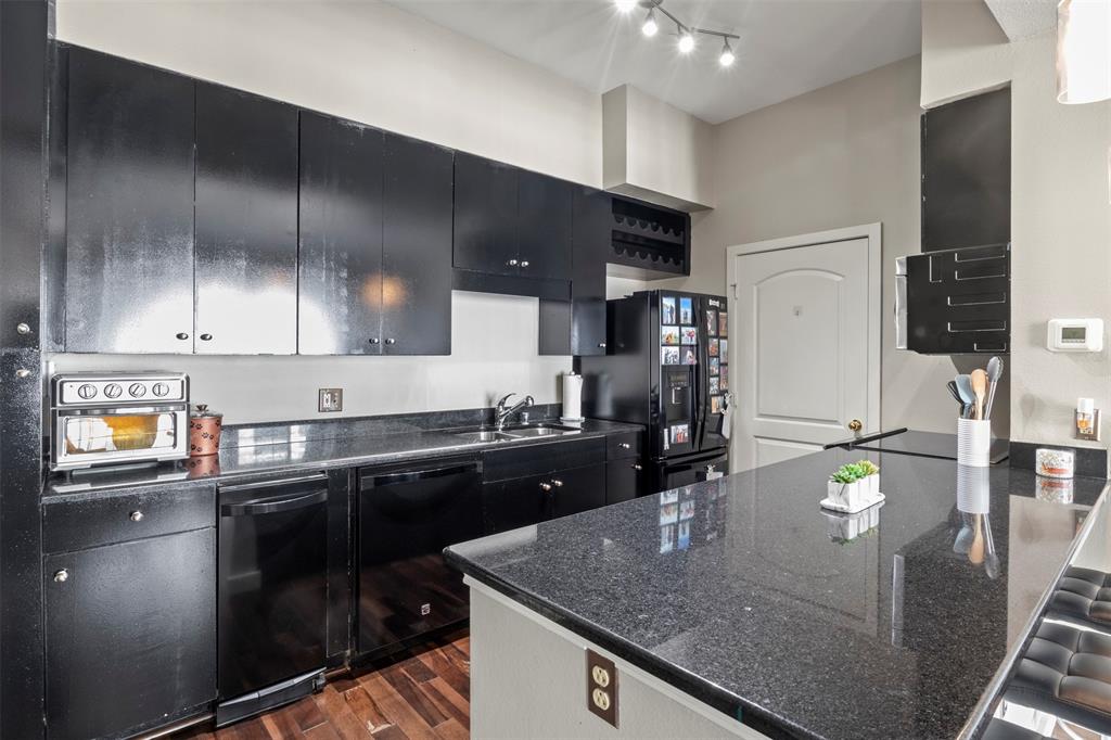 3225 Turtle Creek Boulevard 1007