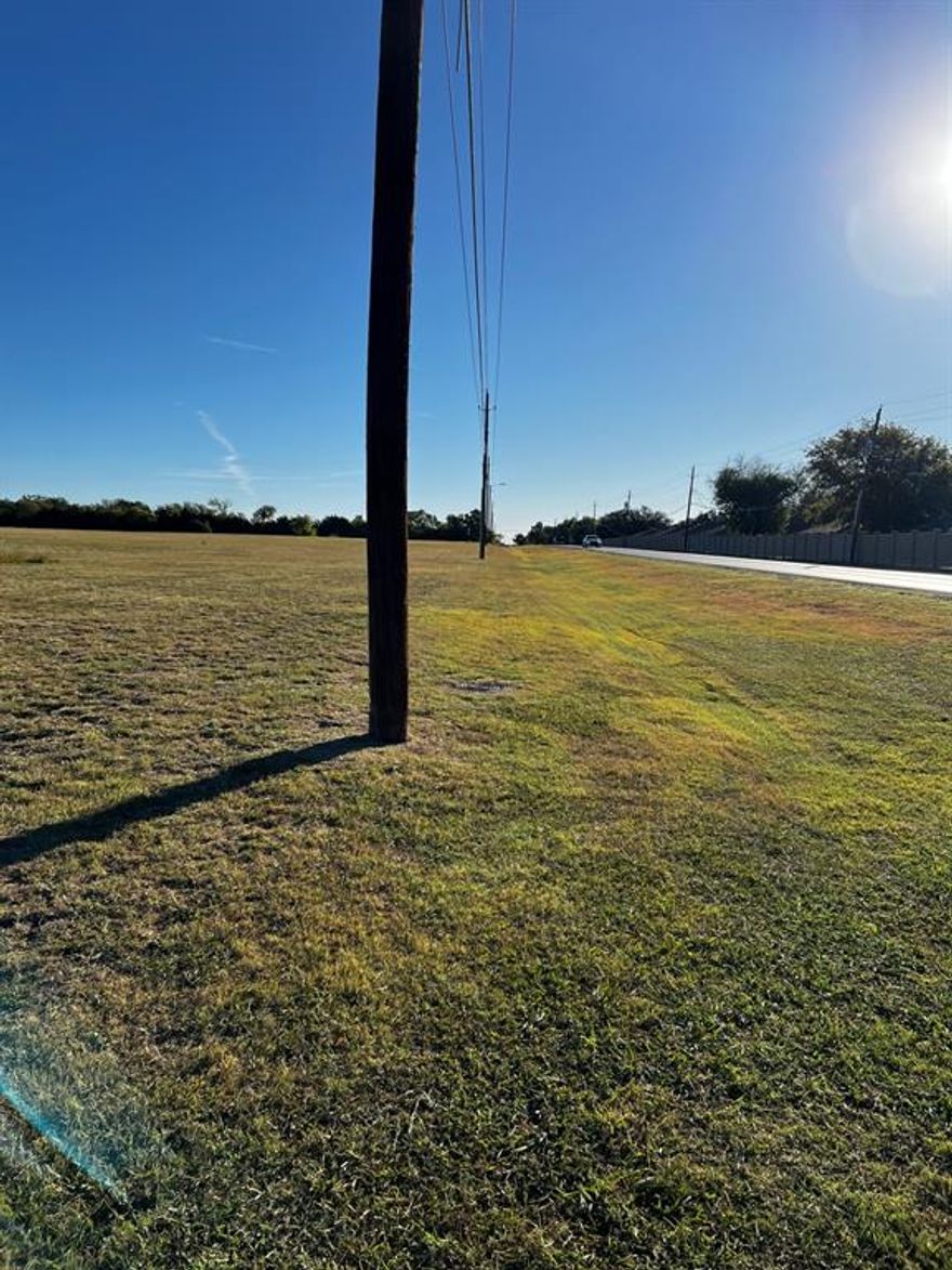 Vacant land of approximately 17.2538 acres. Four (4) dollars per square foot.
Currently zoned Single Family 9 (SF-9).
Previous zoning was Multi-Family - 18 (MF-18).
Any changes to zoning shall be at the buyers initiative and cost.