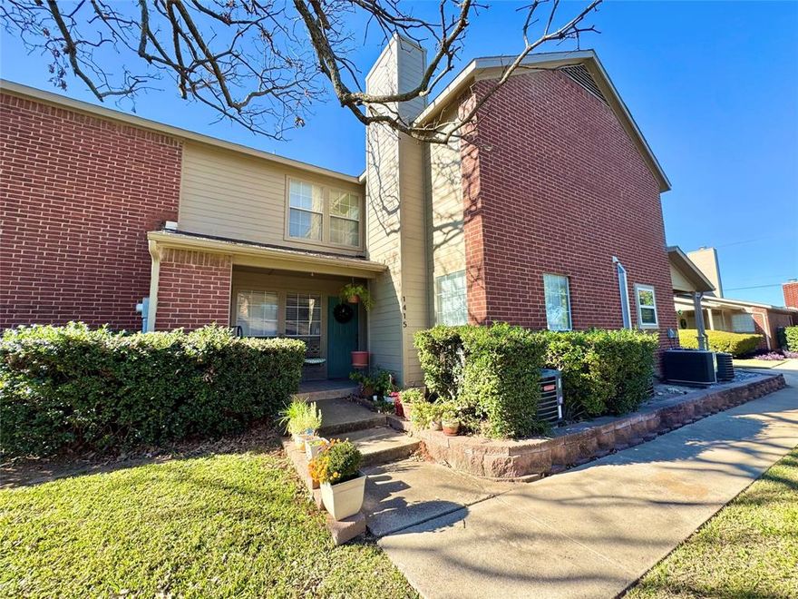 Welcome to this stunning townhome in the heart of Arlington and Fort Worth’s entertainment district, just minutes from shopping, dining, AT&T Stadium, Globe Life Field, Six Flags, and more. Located in a gated community, this well-kept 2-bedroom, 1.5-bath home is move-in ready. The spacious family room flows from the kitchen nook, making it perfect for entertaining. Upstairs, you’ll find both bedrooms along with a full bath. Recent updates include new flooring and HVAC systems. Enjoy a private setting that faces a tree-lined common area.