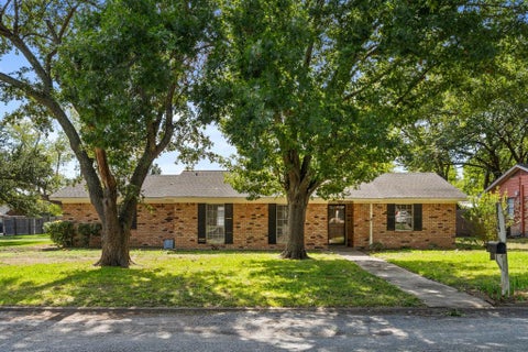 Photo of 2729 Tanglewood Drive, Commerce, TX 75428 (MLS # 21417901)