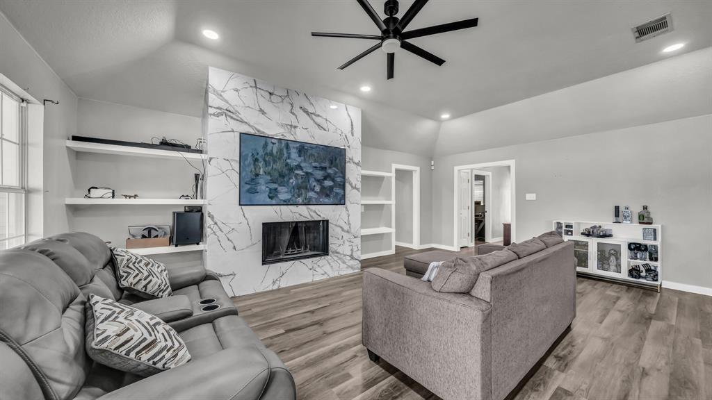 9716 County Road 529a