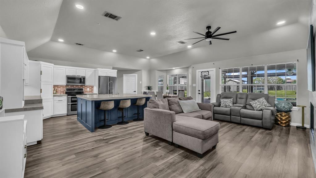 9716 County Road 529a