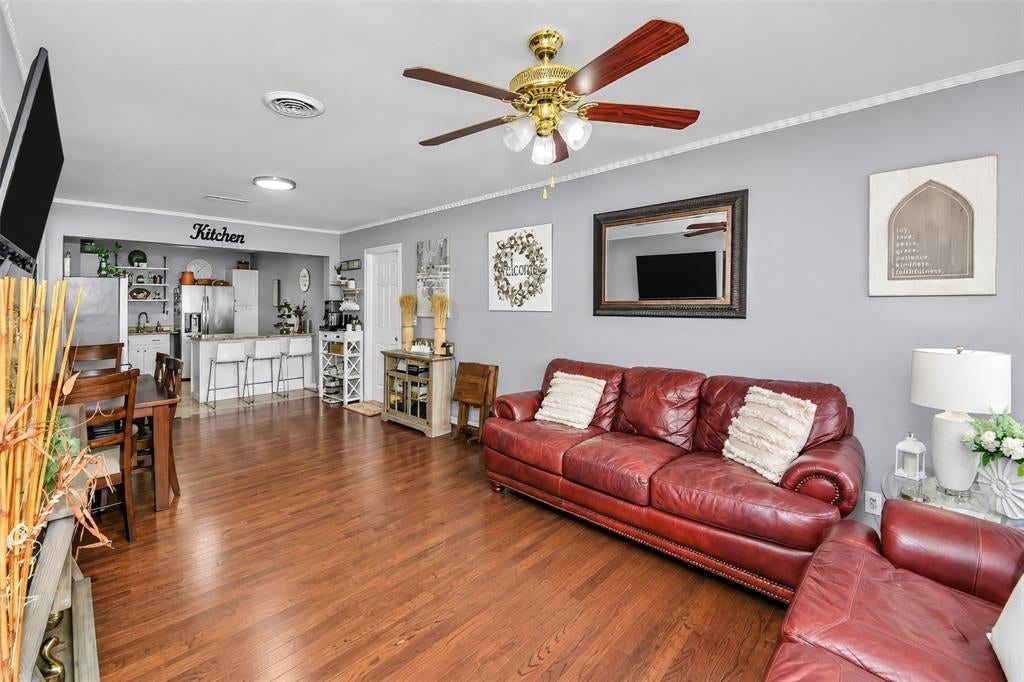 1714 Meadowbrook Lane
