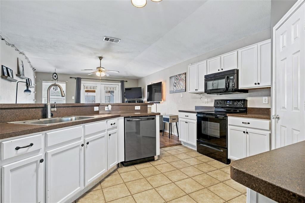 1709 White Mountain Way