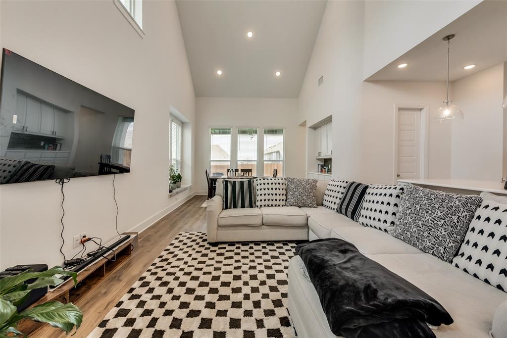 Devonshire Village 8 - Residential Lease