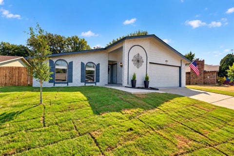 Tiny photo for 4721 Woodfield Drive, Arlington, TX 76016 (MLS # 21396517)