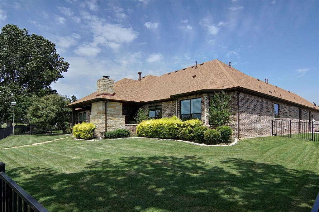 1221 Prestwick Court