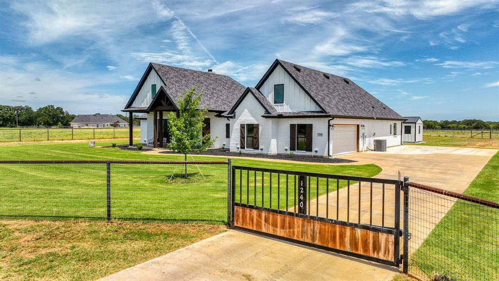 1240 Smith Trail