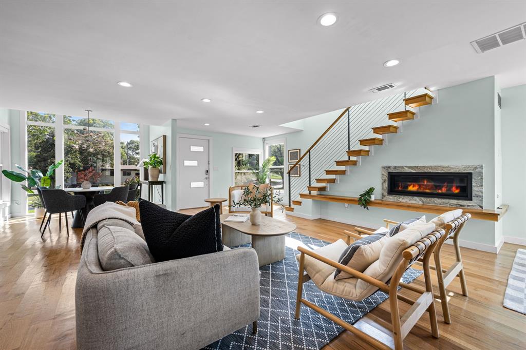 2547 Wentworth Street