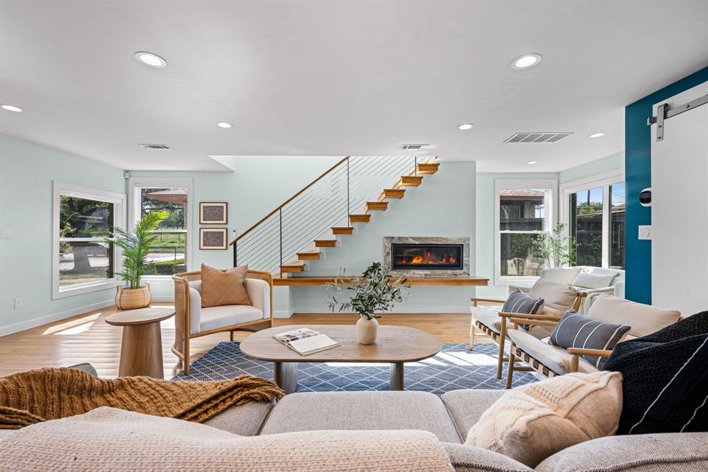 2547 Wentworth Street