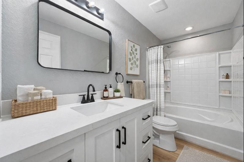 2914 Midway Plaza Boulevard