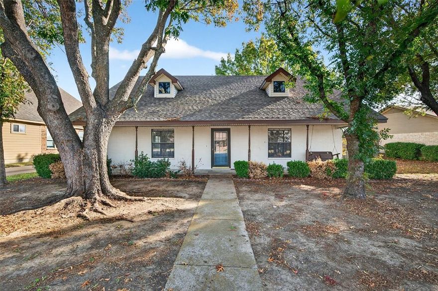 Beautiful 3 Bedroom, 2 Bath Home in Downtown Celina – Built in 1995, this well-maintained property offers a spacious layout with a rear-entry garage and shared driveway with only one neighbor. Mature trees provide shade and charm, while the interior has been kept in excellent condition throughout its time as a rental. Located in the heart of downtown Celina, this home combines convenience, character, and move-in readiness, making it an ideal choice for buyers or investors seeking a desirable property close to shops, dining, and community events.
