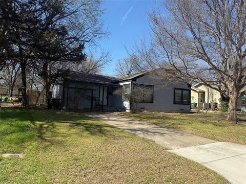 Tiny photo for 3950 Marks Place, Fort Worth, TX 76116 (MLS # 21200952)