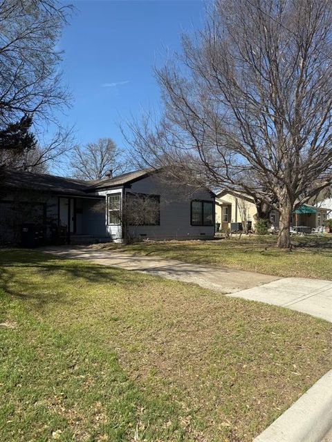 Tiny photo for 3950 Marks Place, Fort Worth, TX 76116 (MLS # 21200952)