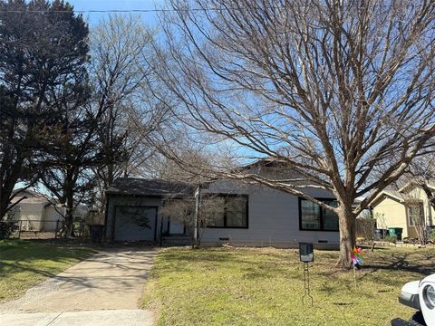 Tiny photo for 3950 Marks Place, Fort Worth, TX 76116 (MLS # 21200952)